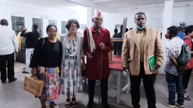 Zafimaniry conférence débat février 2021 à L’Alliance Française Ambositra avec Margaux Nemmouchi, Directrice de l’Alliance Française d’Ambositra